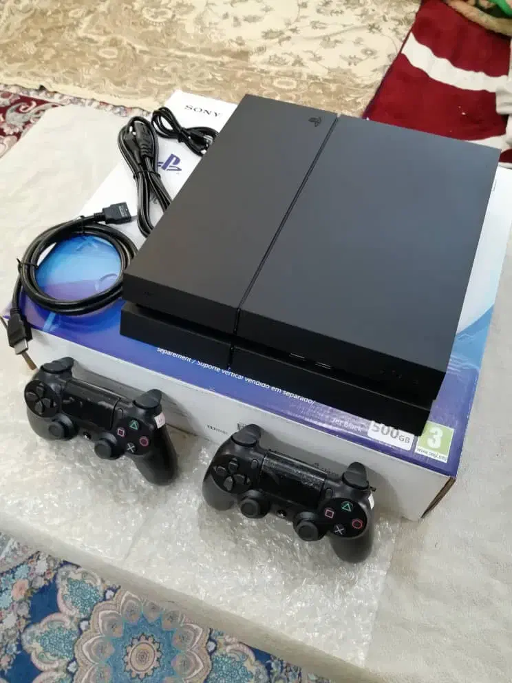 پلی۴ مدل بالا درحد نو ۲دسته فول بازی ps4 Fat500|کنسول، بازی ویدئویی و آنلاین|تهران, یافت‌آباد|دیوار