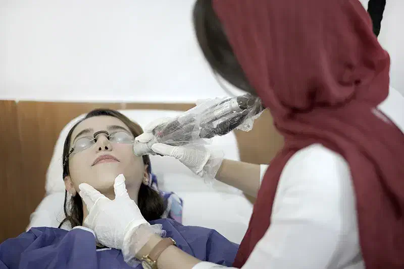 آموزش کاربردی لیزر موهای زائد بدن با مدرک|خدمات آموزشی|بندرعباس, |دیوار