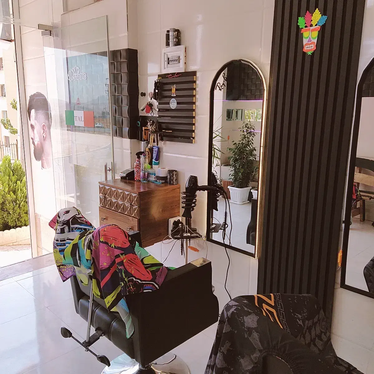 صندلی آرایشگاه مردانه صدرا|خدمات آرایشگری و زیبایی|صدرا-فارس, فاز ۱|دیوار