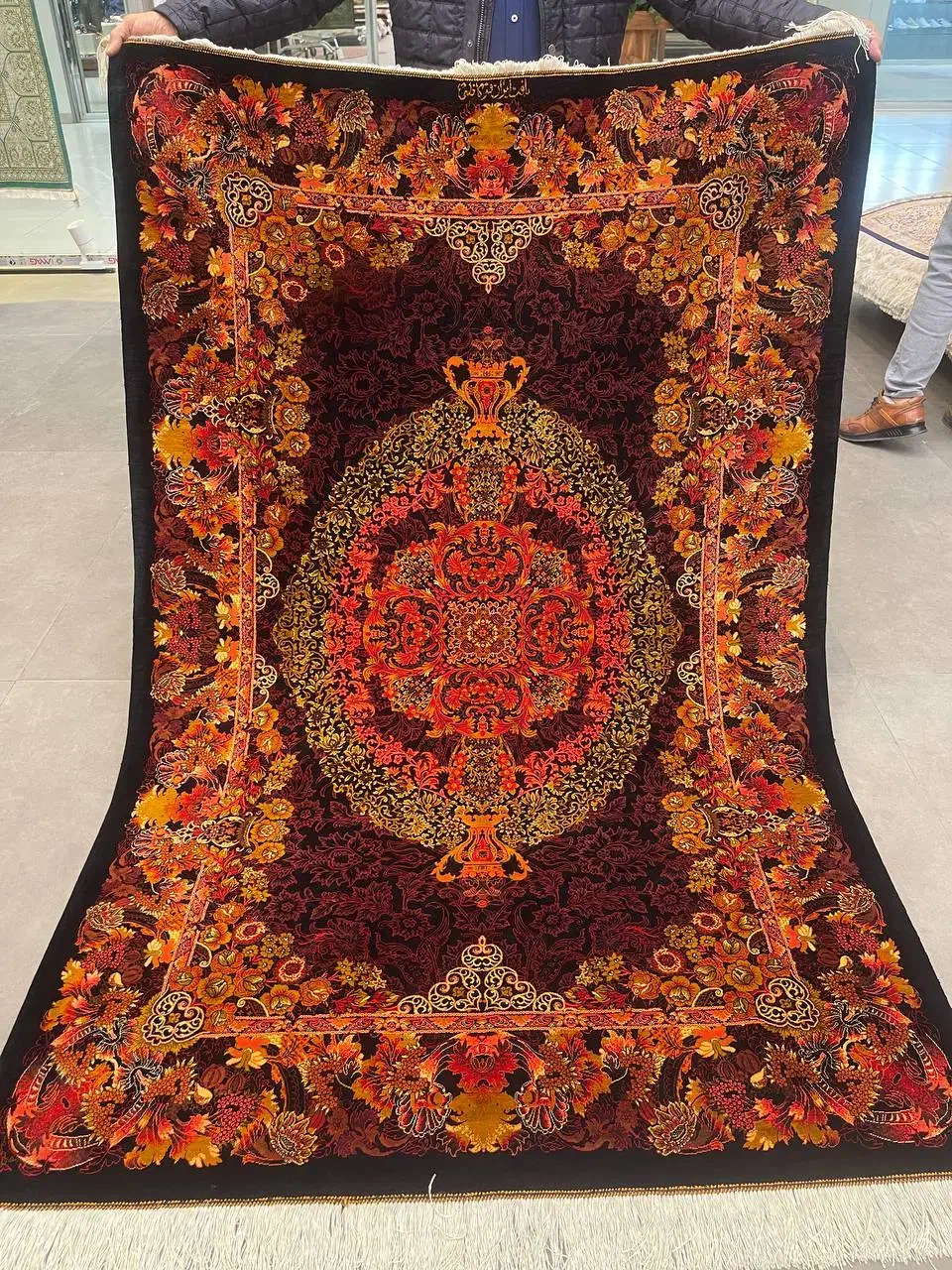 فرش دستباف (بساک) تمام ابریشم اصل قم ۷۰ رج|فرش|مشکین‌دشت, |دیوار