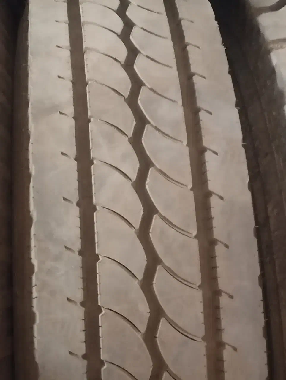 لاستیک ۲۴ سیمی|قطعات یدکی و لوازم جانبی|قم, باغ کرباسی|دیوار