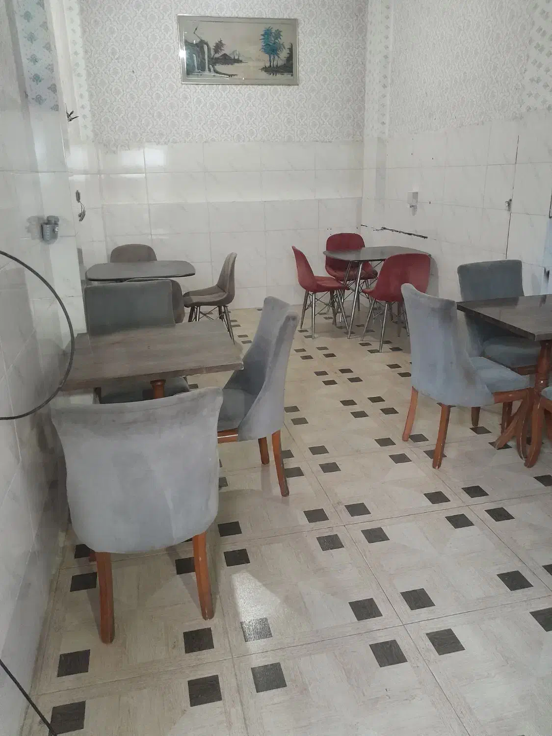 میز و صندلی هم فلزی هم چوبی|کافی‌شاپ و رستوران|رحیم‌آباد, |دیوار