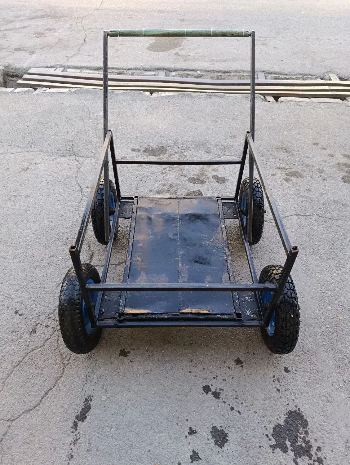 فرغون چهار چرخ(چرخ دستی)|ابزارآلات|تبریز, |دیوار