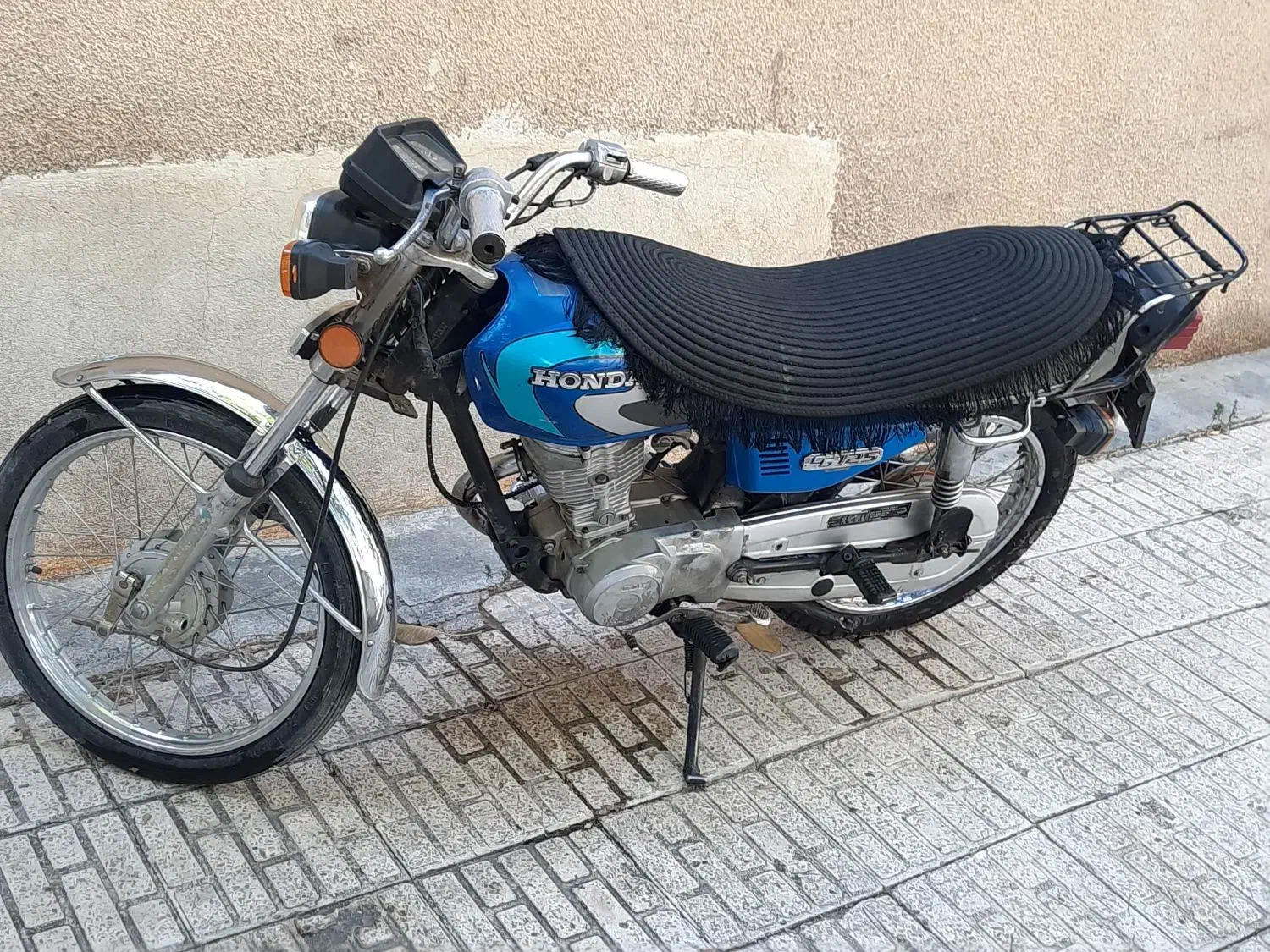 ۱۲۵مدل ۸۴ پلاک قدیم مدارک تکمیل کاریزان|موتورسیکلت|نهاوند, |دیوار