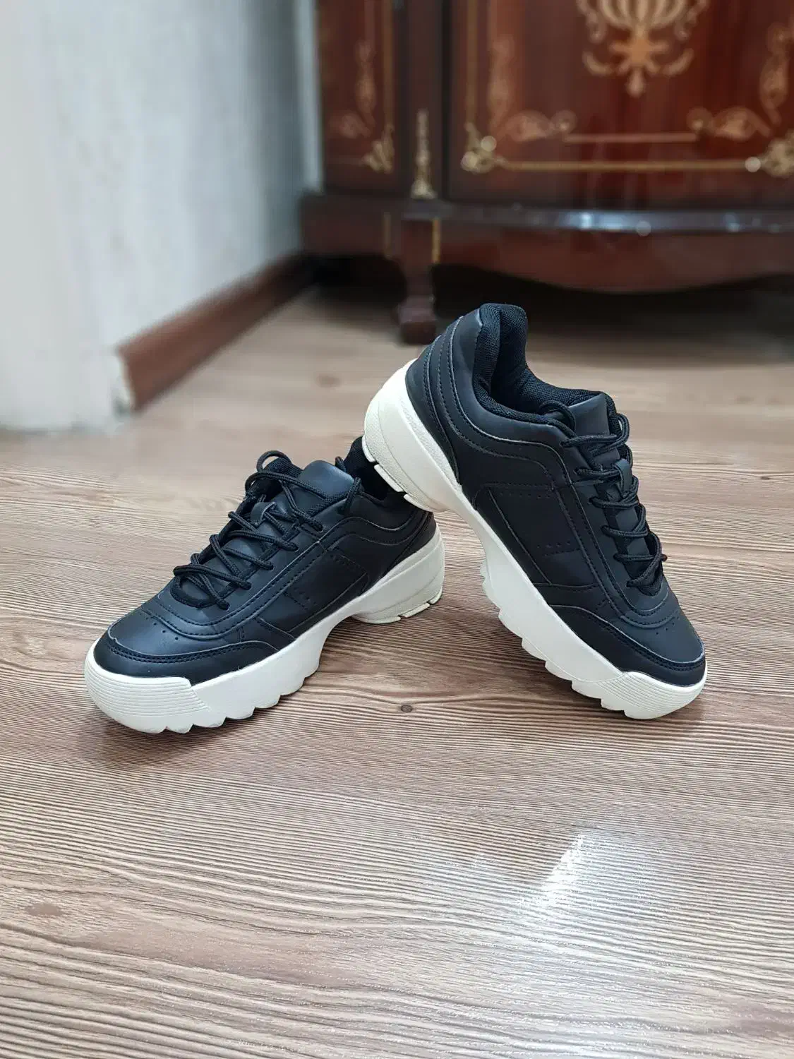 کتونی مشکی چرم خارجی سایز 38|کیف، کفش، کمربند|تهران, فرمانیه|دیوار