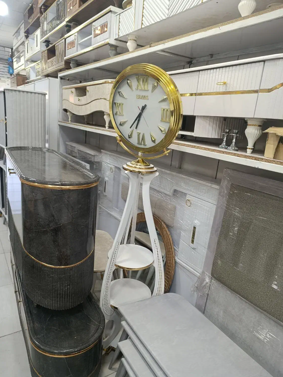 بوفه ساعت میز و جلو مبلی تخت فروش فوری|میز تلویزیون|بیرجند, |دیوار