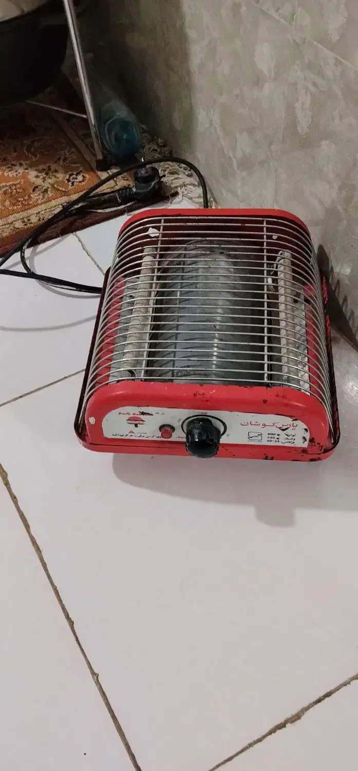 کرسی برقی قدیمی|کلکسیون اشیاء عتیقه|مشهد, قائم|دیوار