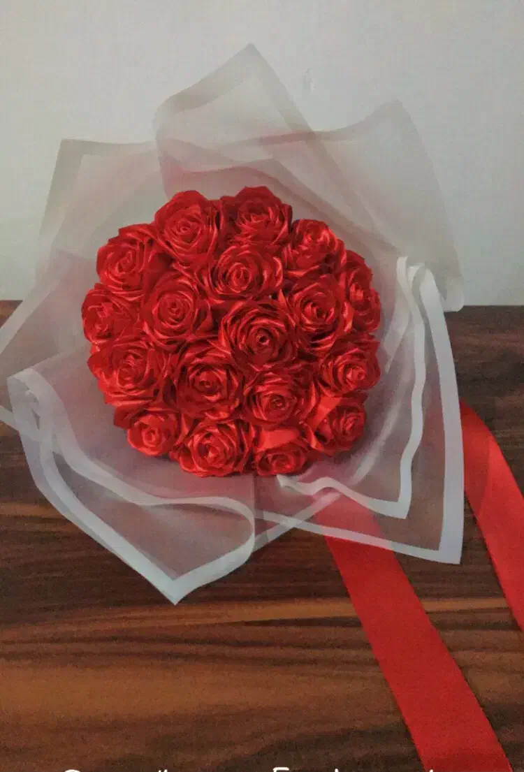 دسته گل رز ربانی هدیه ماندگار 500 هزار تومن|گل مصنوعی|لنگرود, |دیوار