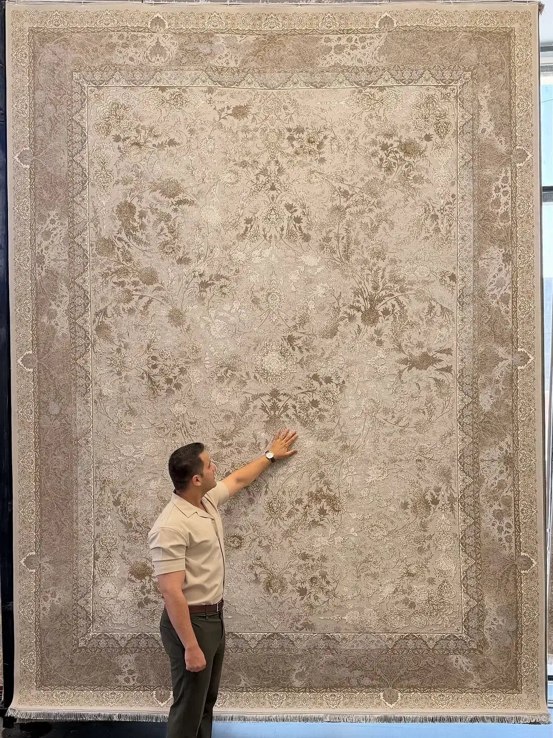 فرش شمس ۱۲۰۰شانه گل برجسته درجه یک سرای فرش حدادی|فرش|بوشهر, |دیوار