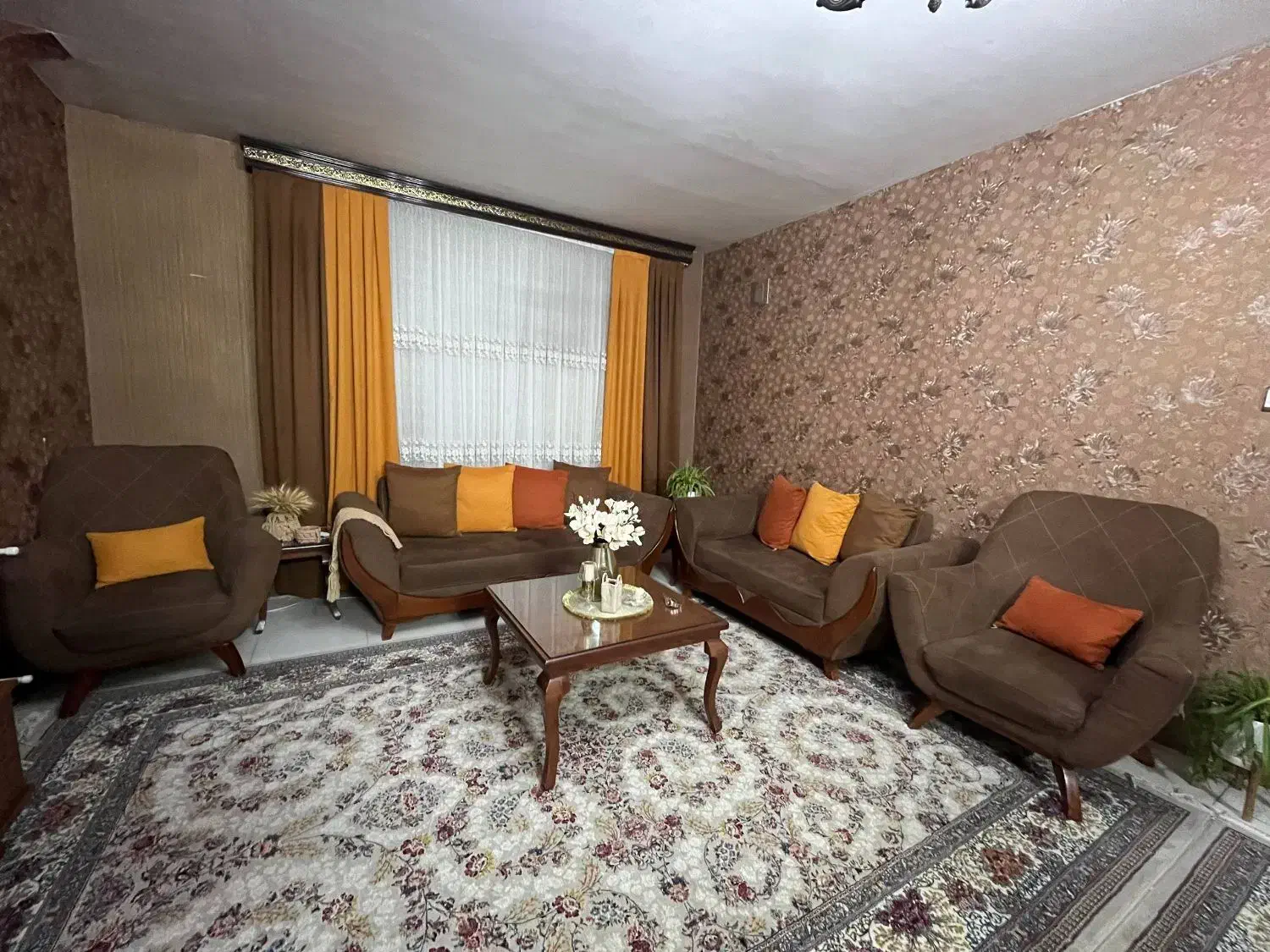 مبلمان ۷نفره و میز ناهارخوری|مبلمان خانگی و میز عسلی|کرج, المهدی|دیوار