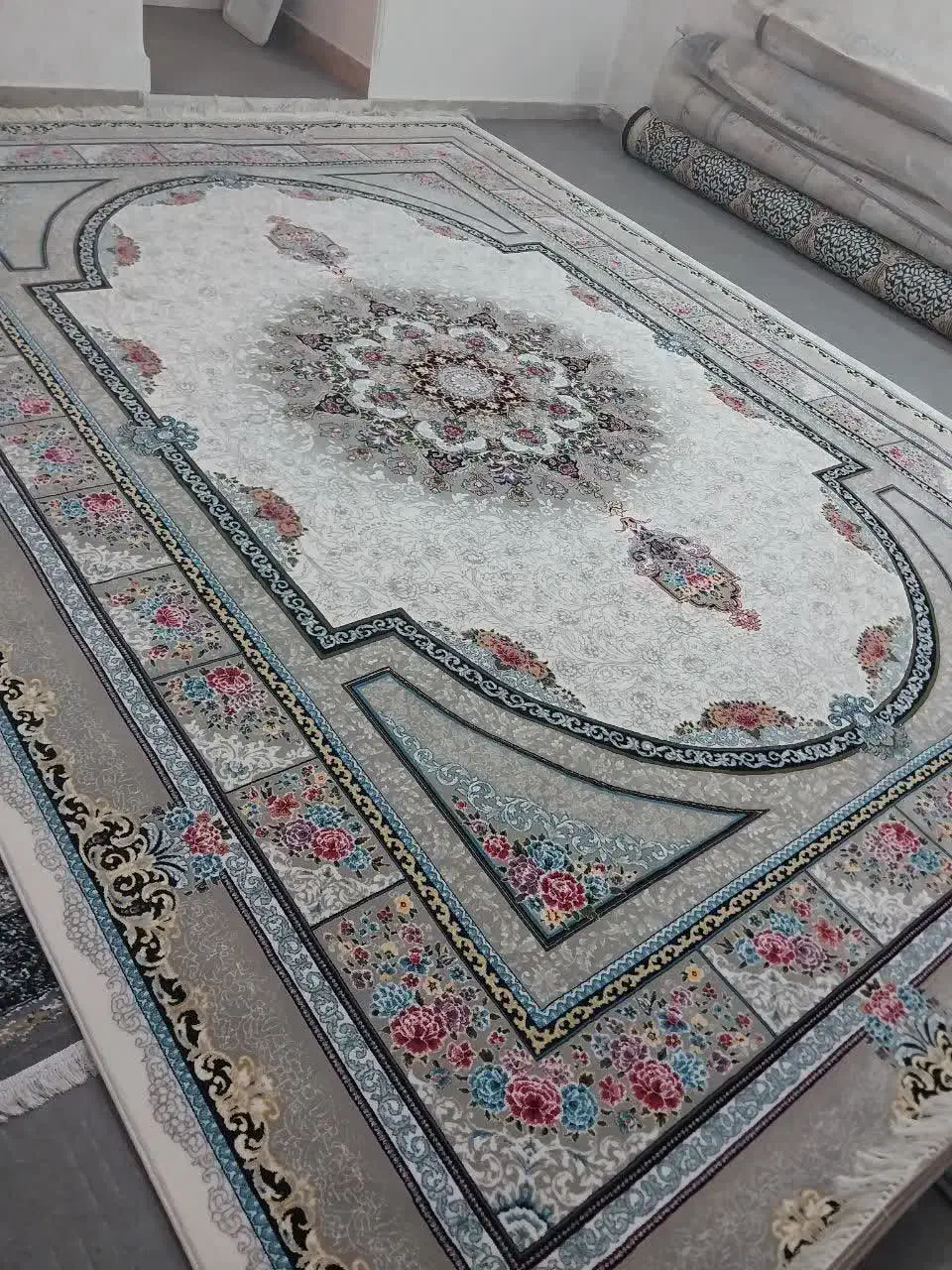 تعدادی فرش نو آکبند قیمت پایین|فرش|تهران, جوادیه تهرانپارس|دیوار