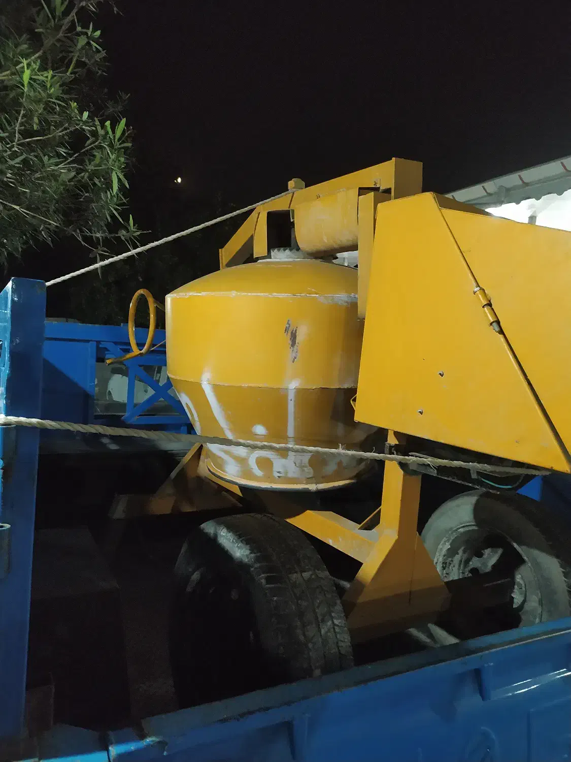 اجاره روزانه بتونیر خلاطه|مصالح و تجهیزات ساختمان|فومن, |دیوار