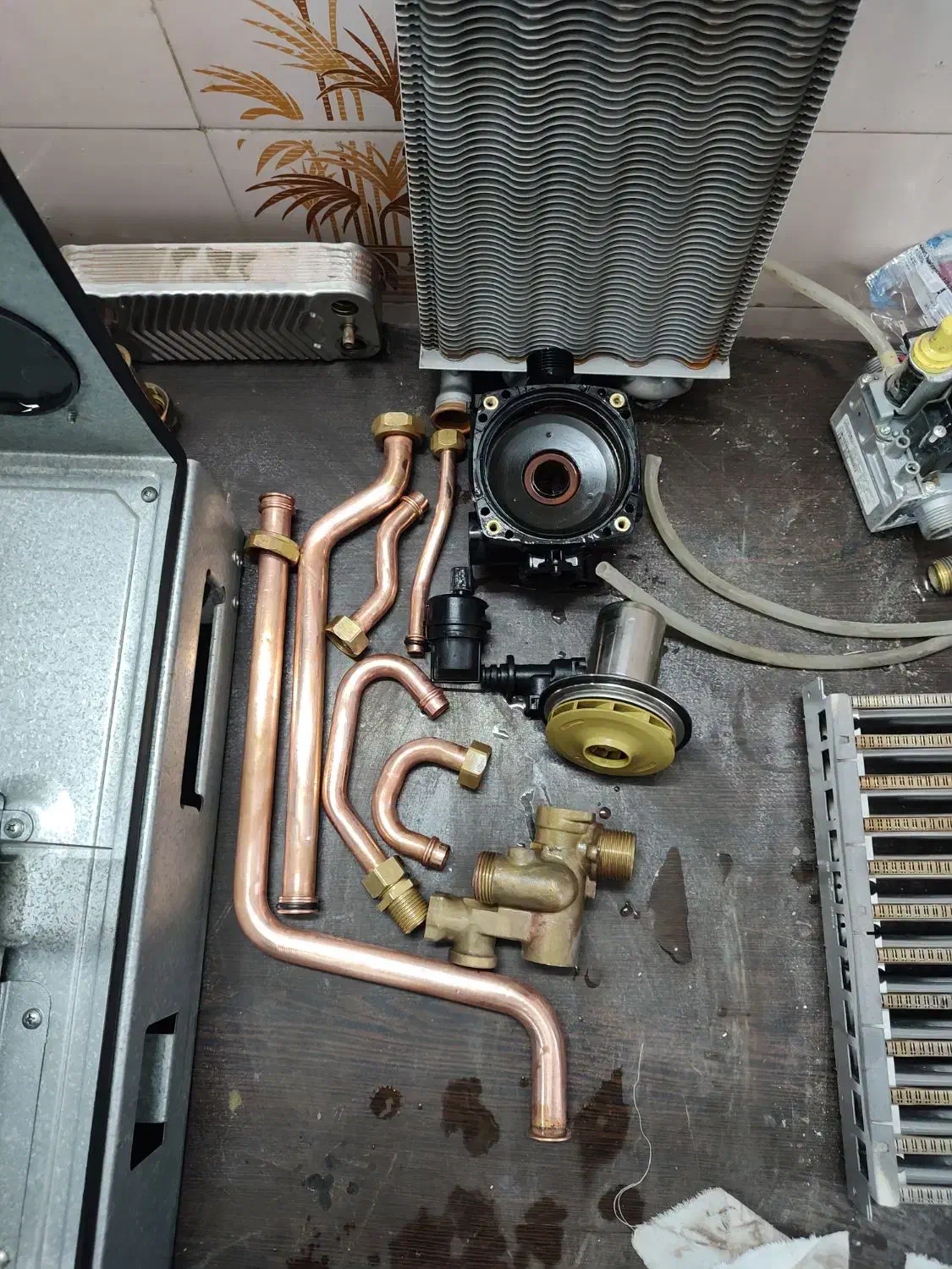 فروش ، نصب ، تعمیر و سرویس انواع پکی.ج|آبگرمکن، پکیج، شوفاژ|رشت, کوی بیانی|دیوار