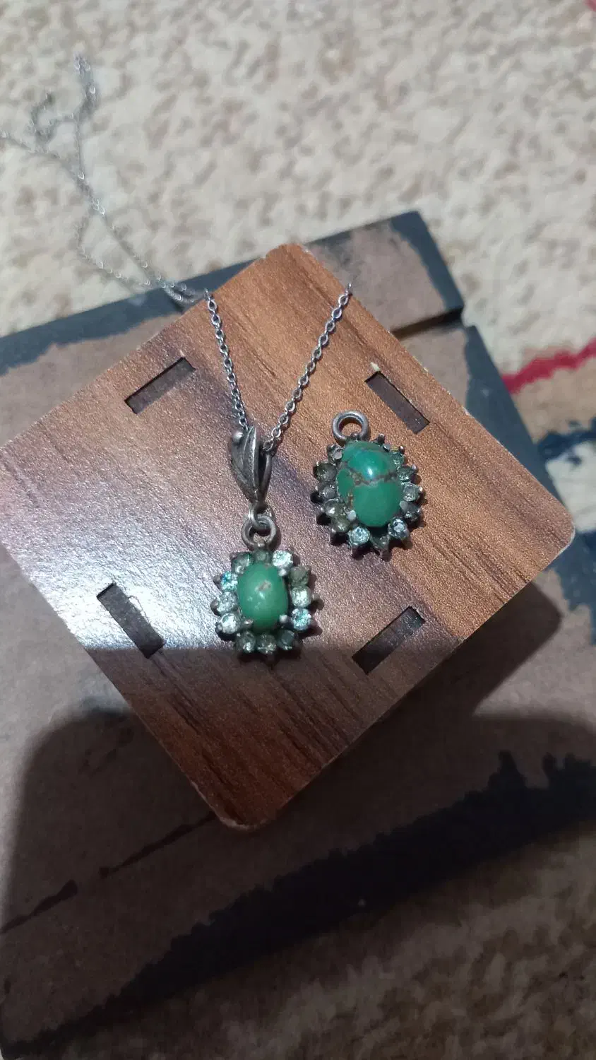 گردنبند نقره|جواهرات|گنبد کاووس, |دیوار