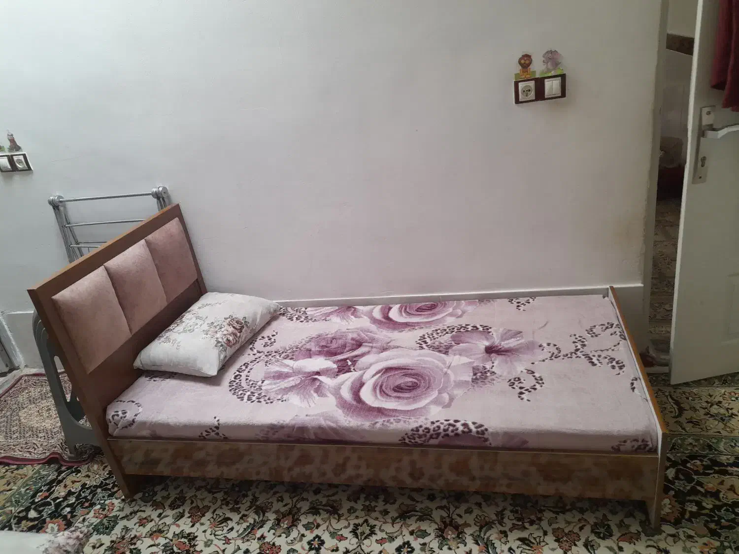 میز وتخت وخواب فروشی|تخت و سرویس خواب|مشهد, رباط طرق|دیوار