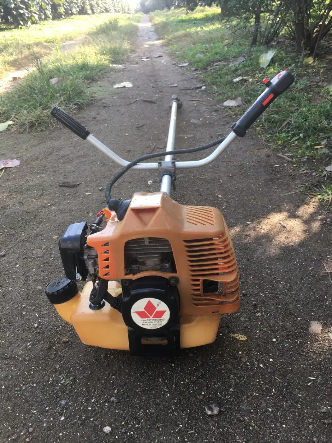 علفزن|ابزارآلات|لیسار, |دیوار