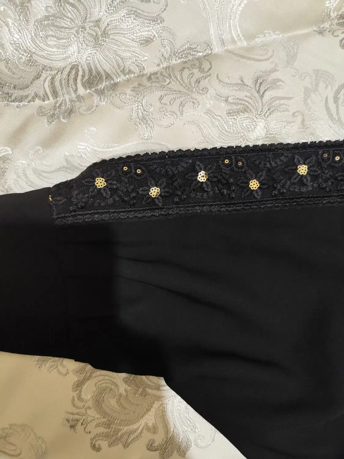 مانتو عبایی|لباس|اصفهان, ارغوانیه|دیوار