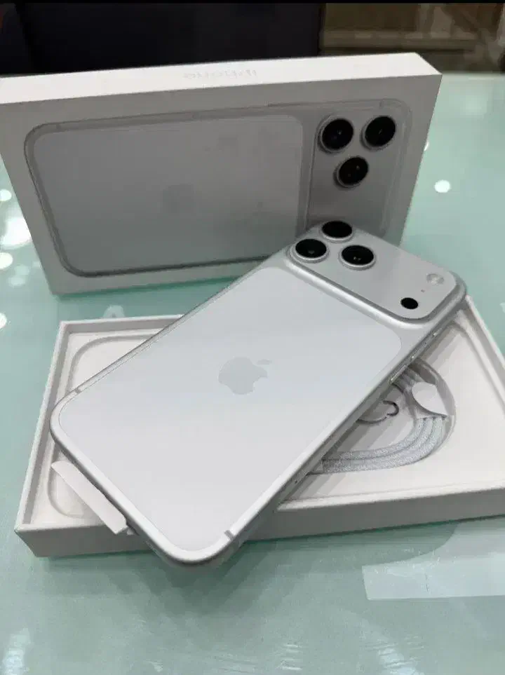 آیفون ۱۷ پرو مکس سفید|موبایل|اشنویه, |دیوار