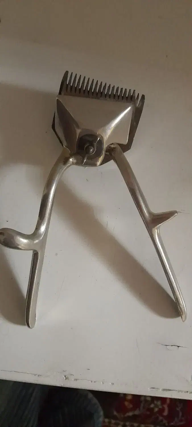 ریش تراش دستی قدیمی|کلکسیون اشیاء عتیقه|قم, باجک یک|دیوار