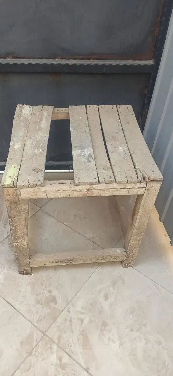 کرسی چوبی|بخاری، هیتر، شومینه|قم, چهار امامزاده|دیوار