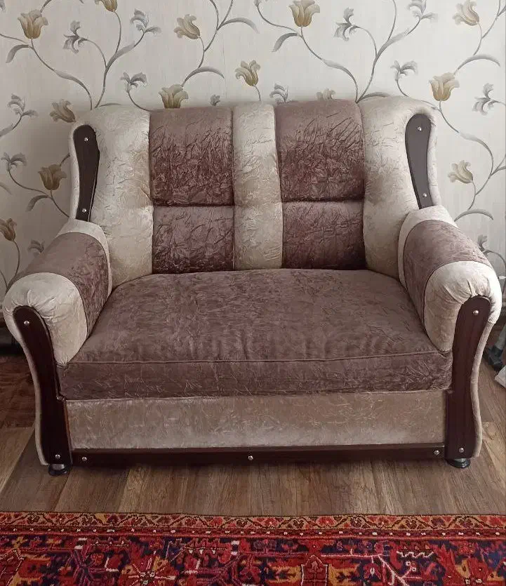 مبلمان راحتی 7 نفره + یک میز جلو مبلی|مبلمان خانگی و میز عسلی|اهر, |دیوار