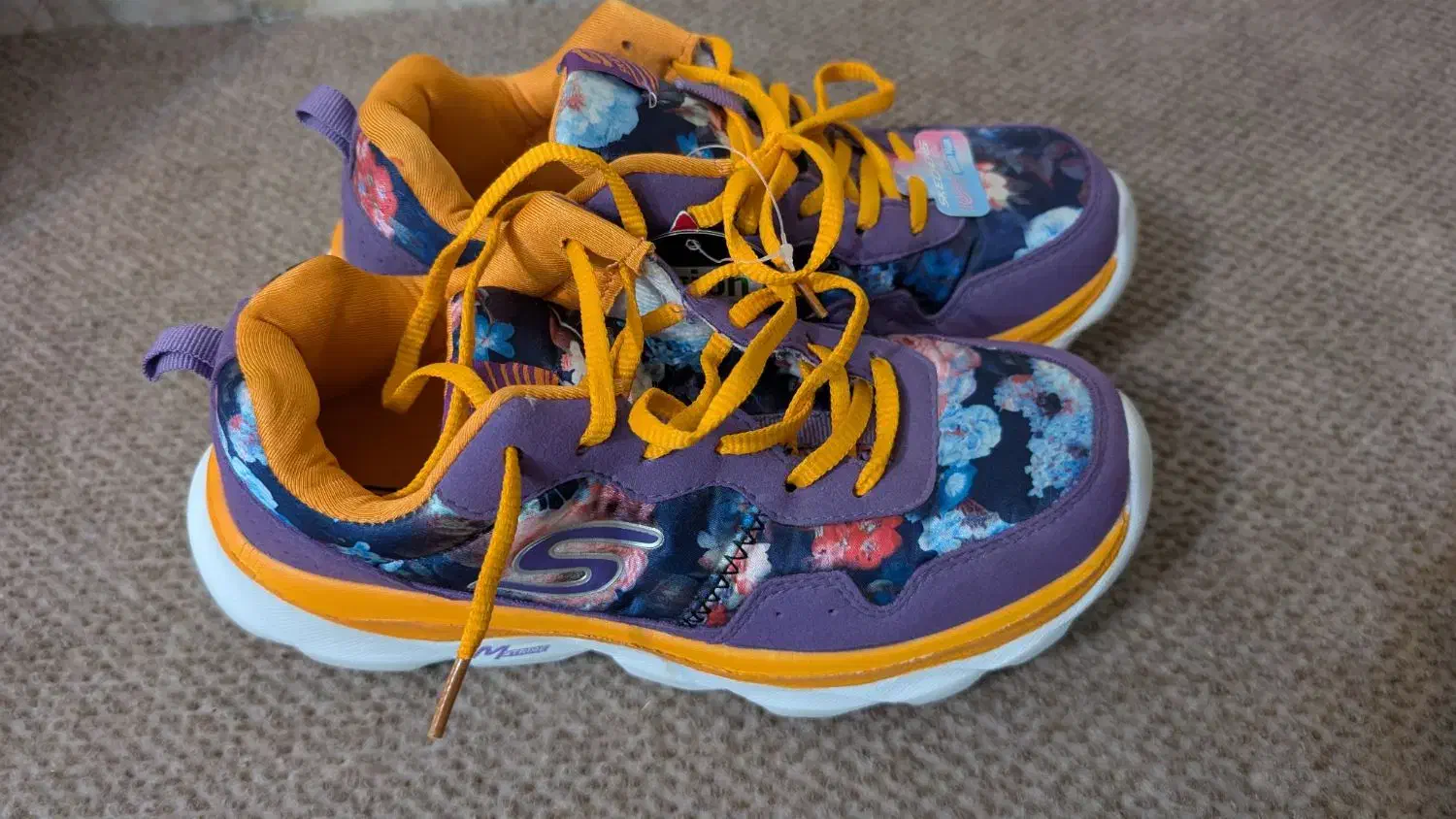 کفش اسکیچرز|کیف، کفش، کمربند|اصفهان, دانشگاه اصفهان|دیوار