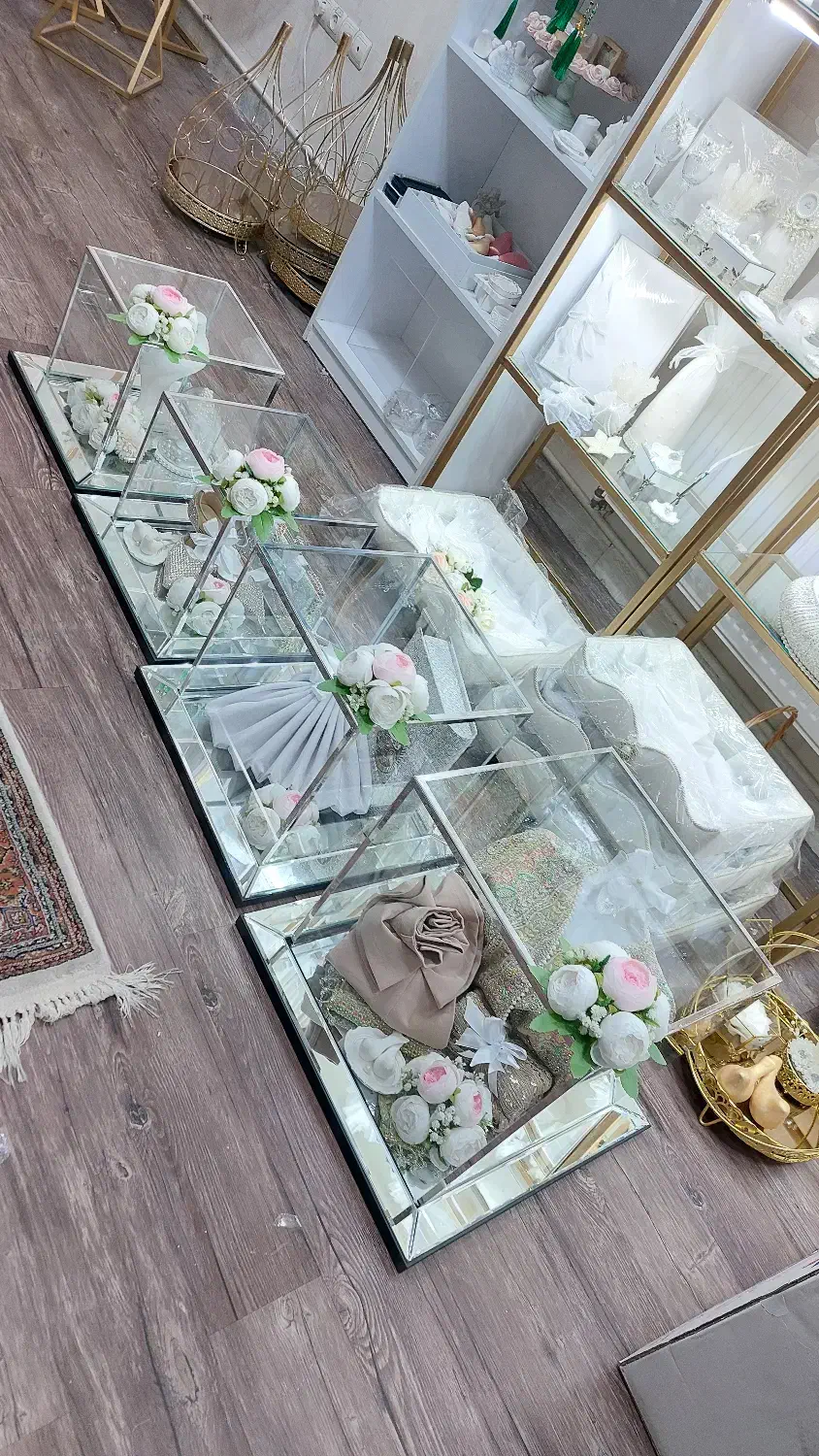 اجاره و فروش باکس های شیشه ای|صنایع دستی و سایر لوازم تزئینی|شیراز, معالیآباد|دیوار