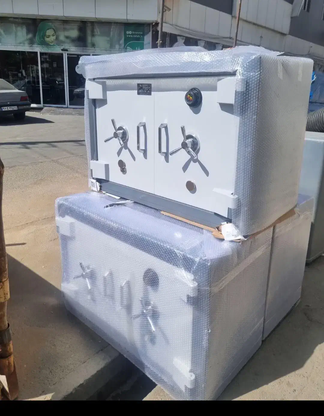 گاوصندوق فقط کاوه و زیر ویترینی نو و اکبند|ابزارآلات|کرمان, |دیوار