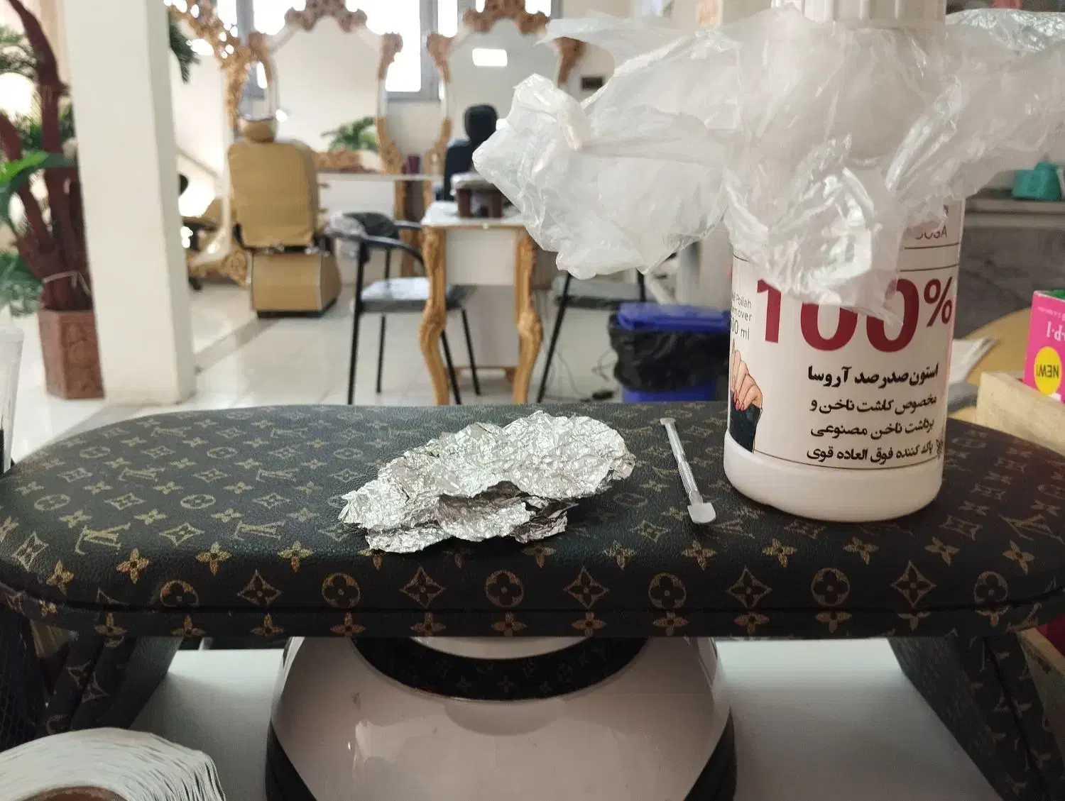 لوازم کاشت|آرایشگاه و سالن‌های زیبایی|بروجرد, |دیوار