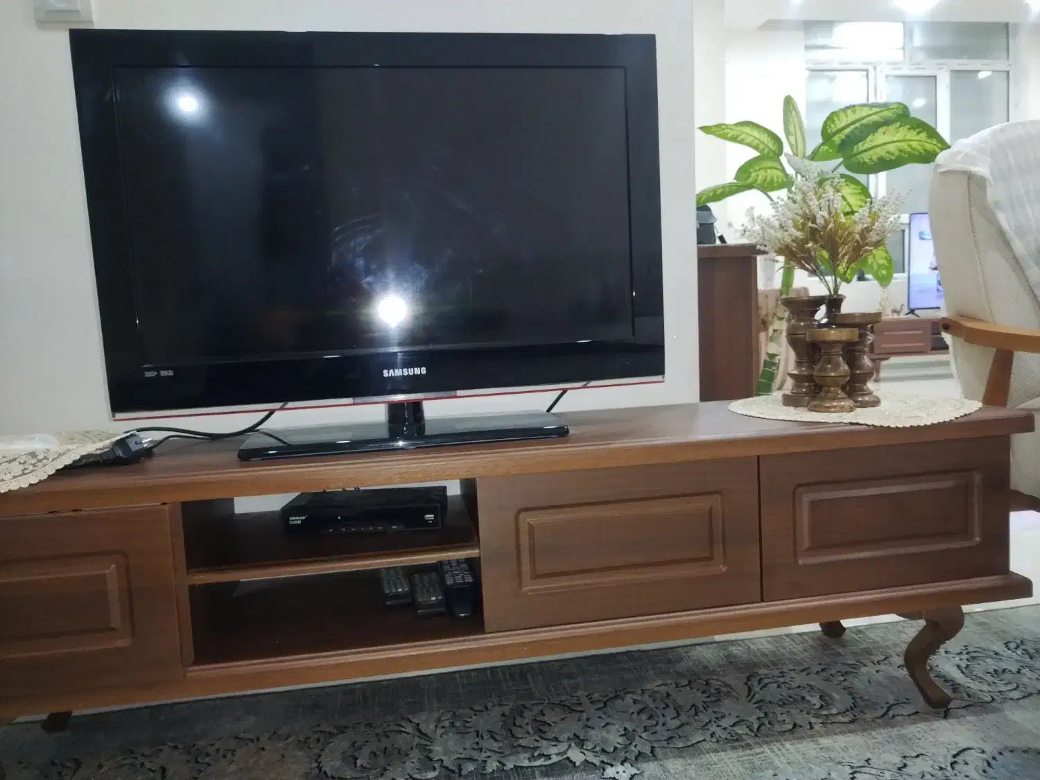 تلویزیون سامسونگ کره همراه زیر تلویزیون|تلویزیون و پروژکتور|شوشتر, |دیوار