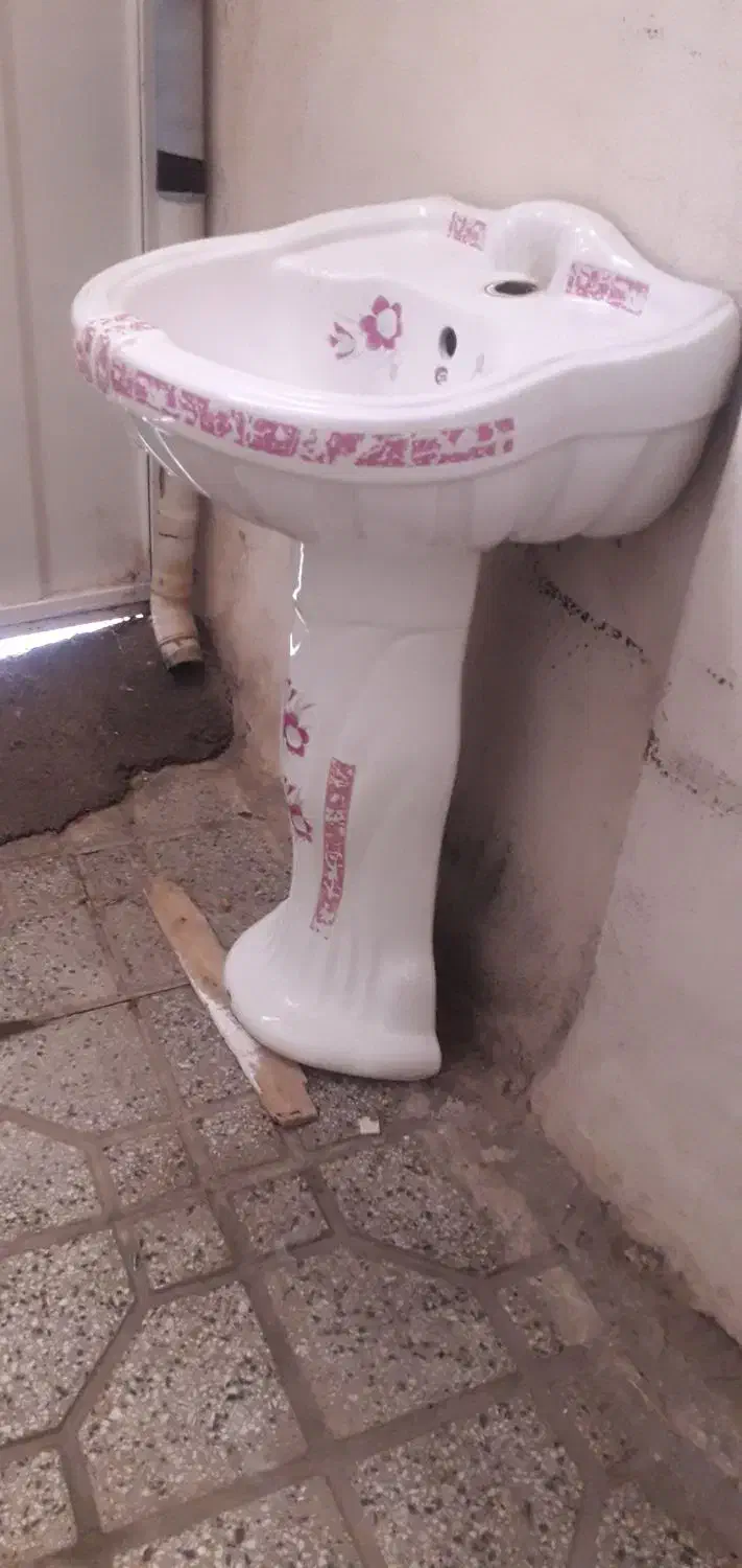 روشویی سالم وتمیز|لوازم سرویس بهداشتی|همدان, |دیوار