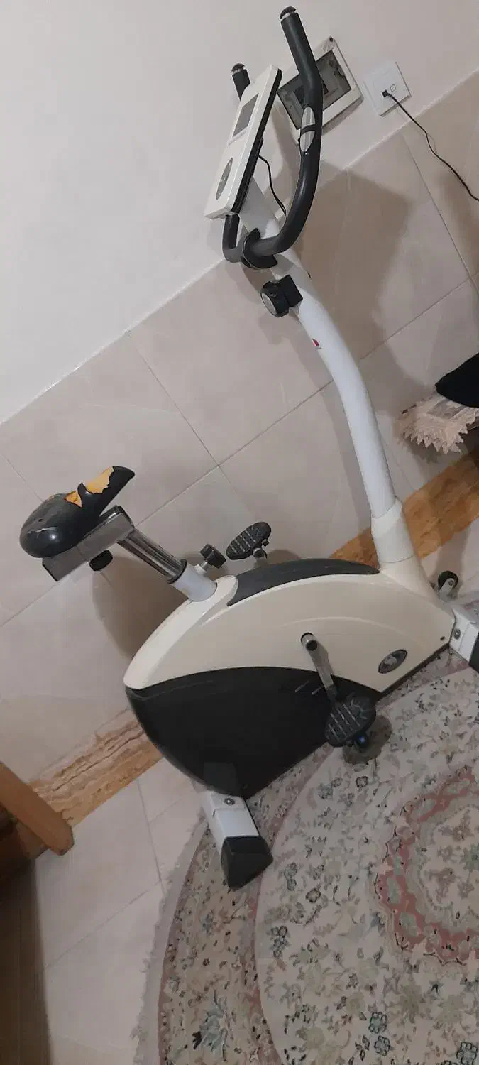 دوچرخه ثابت کار کرده حرفه ای|تجهیزات ورزشی|رودهن, |دیوار