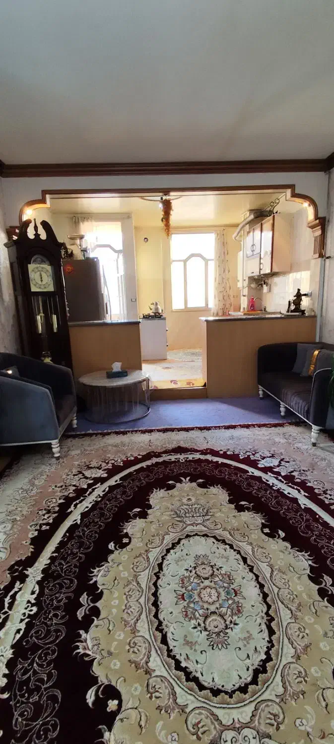 واحدی تمیز و بتن ساز با محله ای مشابه شهرک ابریشم|فروش آپارتمان|قدس, شهر‌قدس|دیوار