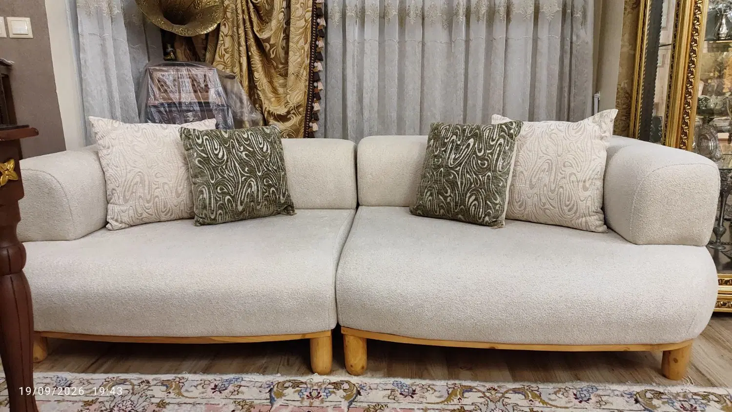 کاناپه چهار نفره ،|مبلمان خانگی و میز عسلی|تبریز, |دیوار