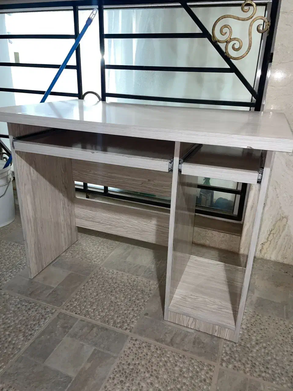 میز کامپیوتر وتحریر ام دی اف بسیار تمیز|میز تحریر و کامپیوتر|یزد, |دیوار