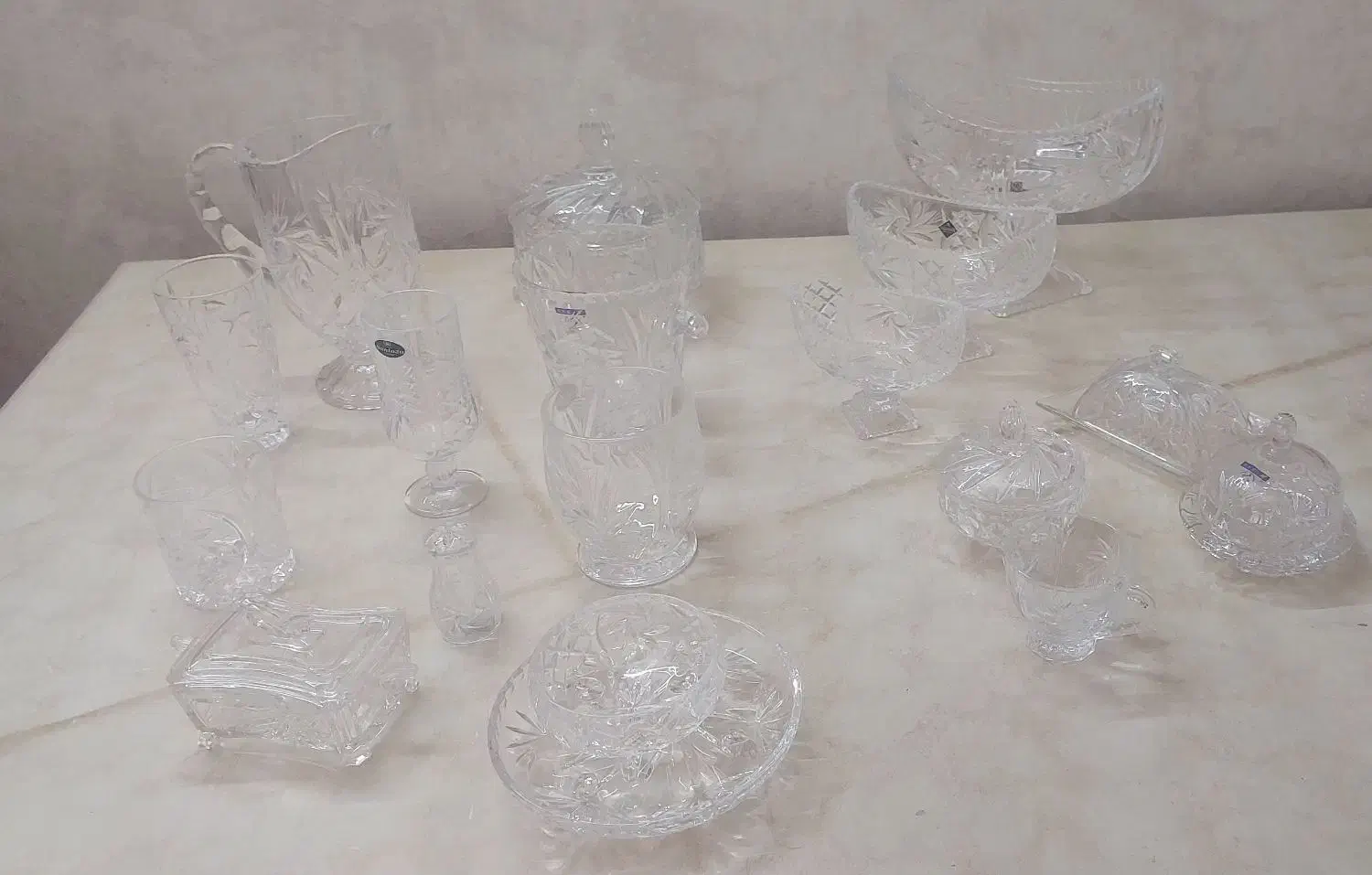 کریستال خورشیدی|ظروف سرو و پذیرایی|رباطکریم, رباطکریم|دیوار