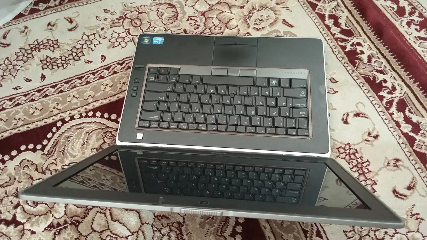 کامپیوتر دل|رایانه همراه|ری, شهادت|دیوار