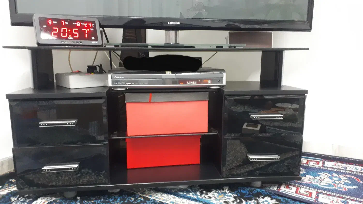 میز تلویزیون رنگ مشکی ۴ عدد کشو|میز تلویزیون|آستانه اشرفیه, |دیوار