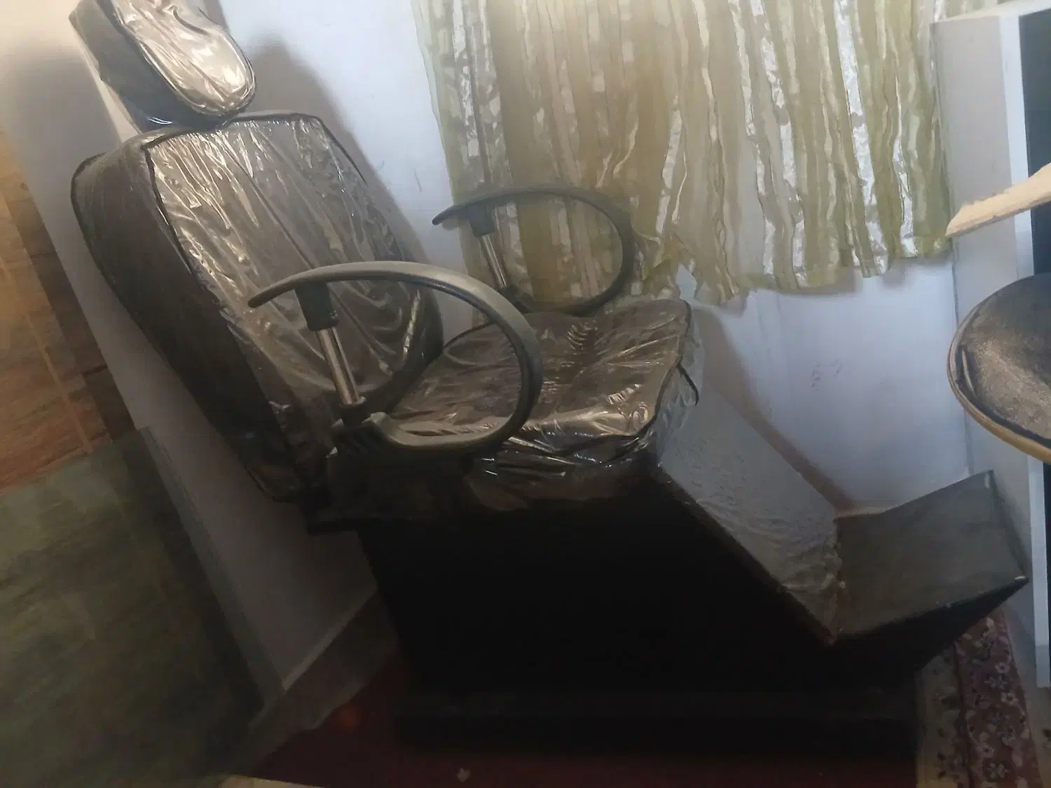 صندلی سالم|صندلی و نیمکت|اراک, |دیوار