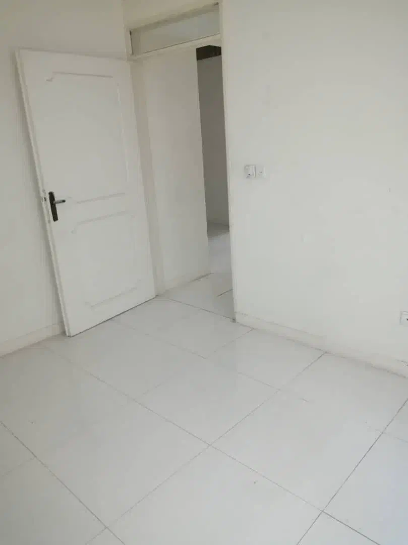 دروس ۱۳۲متر۳خواب تک واحدی بالکنی قابل چیدمان