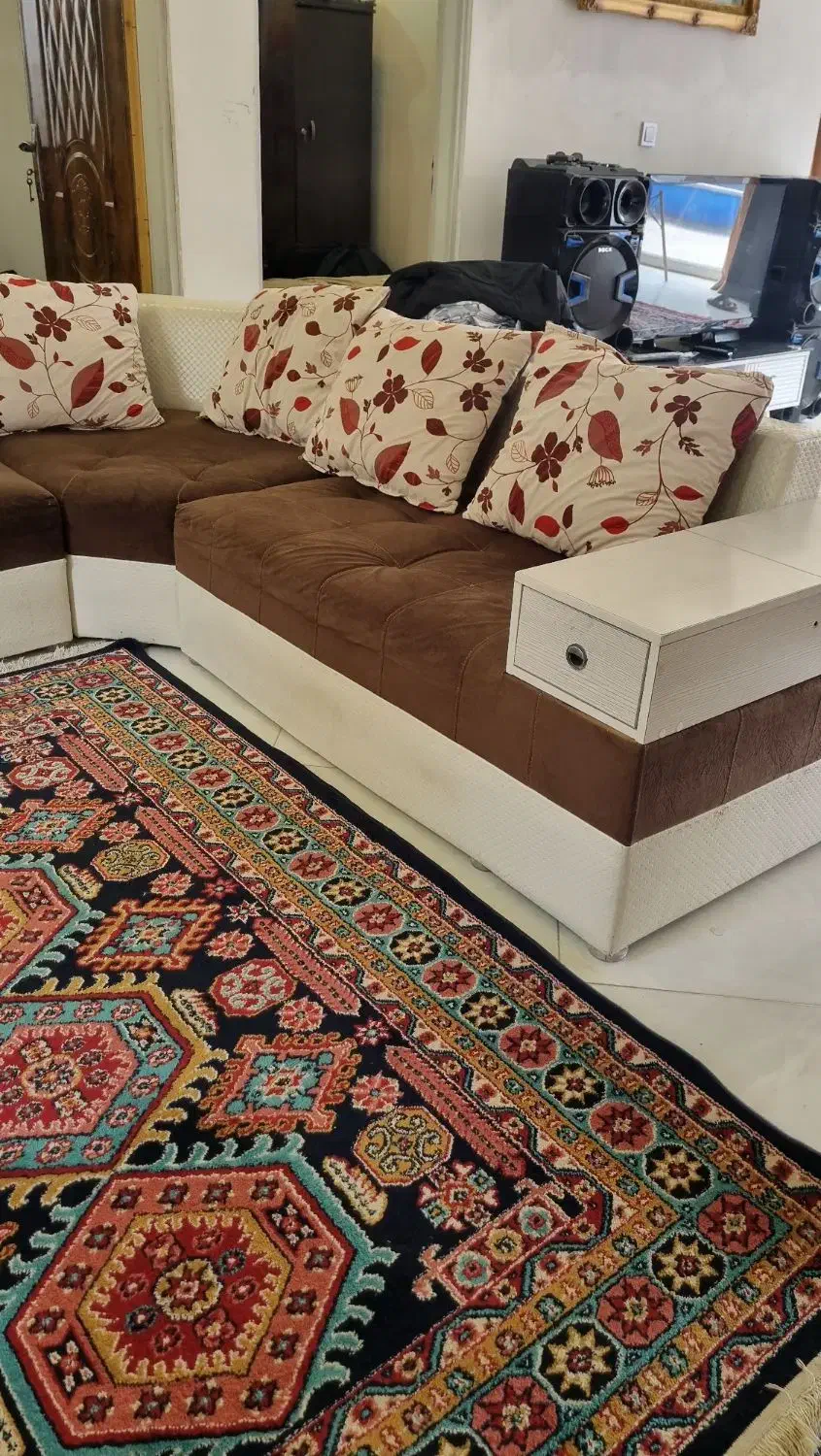 مبل ال ۷ نفره|مبلمان خانگی و میز عسلی|چهارباغ, |دیوار