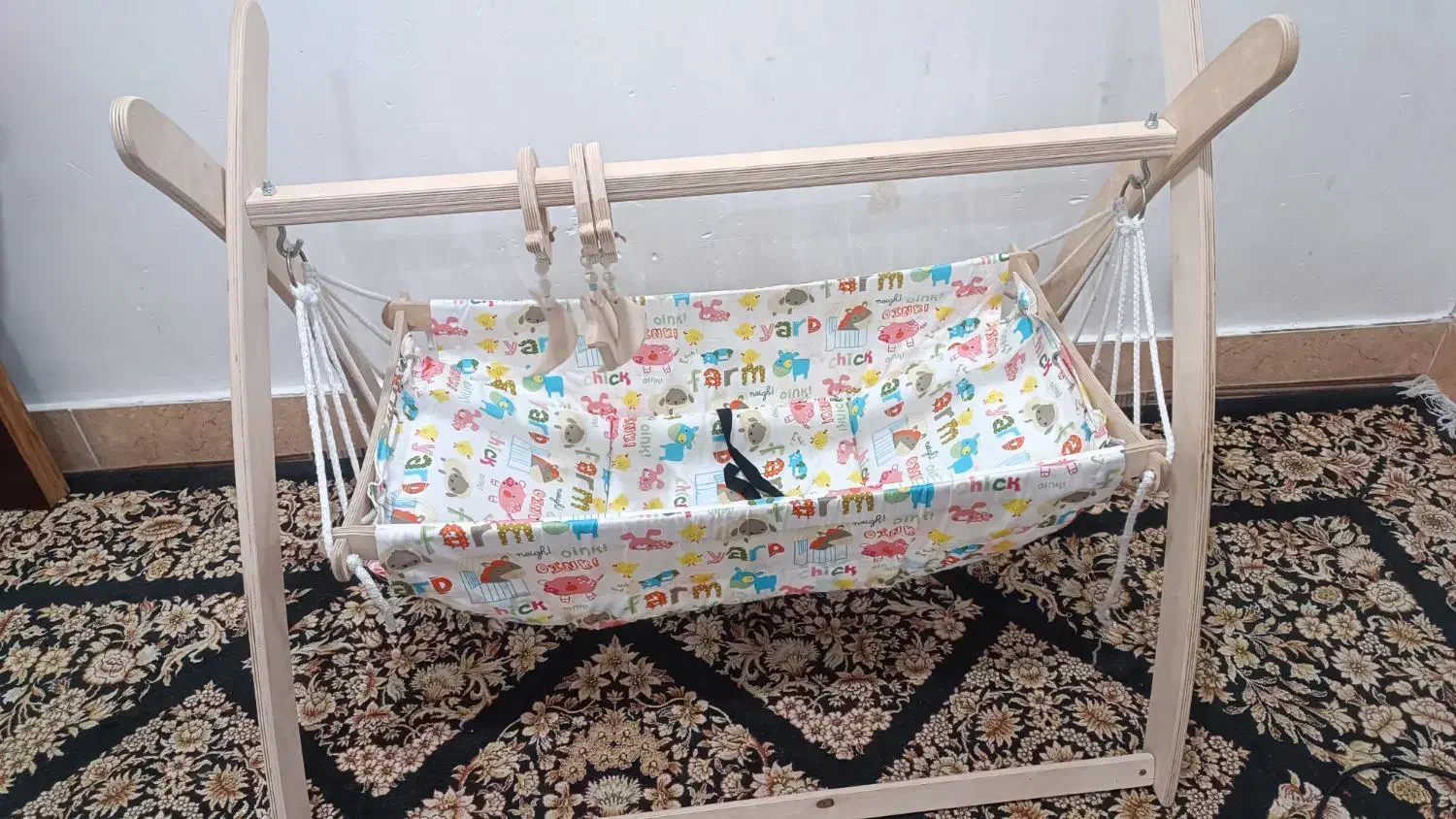 ننو چوبی|اسباب و اثاث بچه|دزفول, |دیوار