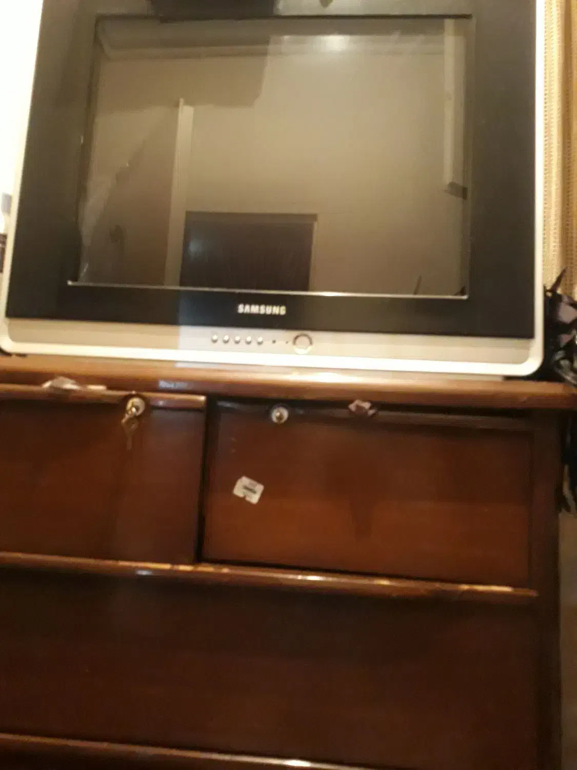 تلوزیون 32رنگی سالم|تلویزیون و پروژکتور|کرج, شهرک ظفر|دیوار