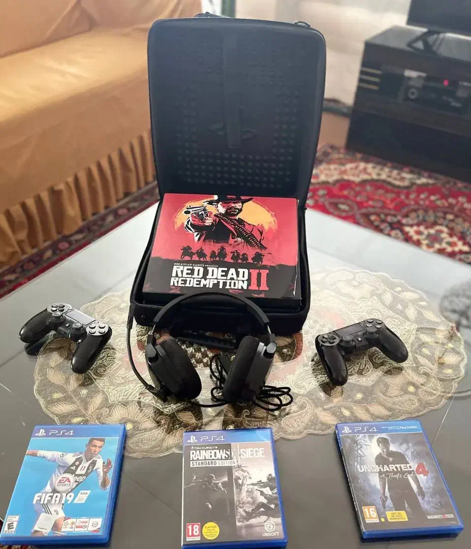 فروش ps4 pro 1tb ریجن2 دو دسته اکانتی|کنسول، بازی ویدئویی و آنلاین|خوی, |دیوار