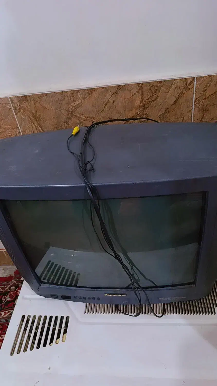 تلفزیون قدیمی|تلویزیون و پروژکتور|کارون, |دیوار