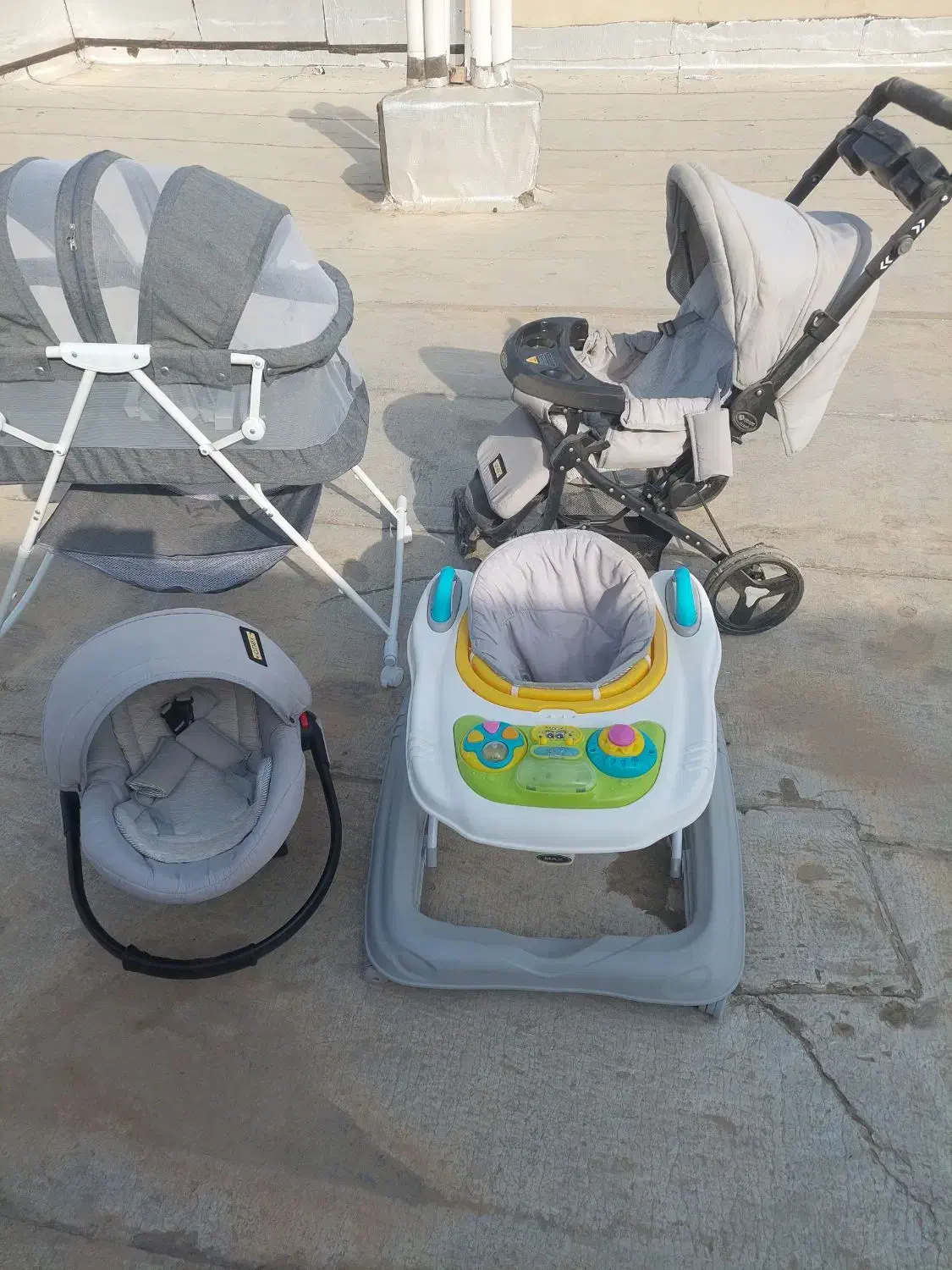 ست کالسکه و گهواره بنیتا دلیجان قیمت توافقی|اسباب و اثاث بچه|کرج, کیانمهر|دیوار