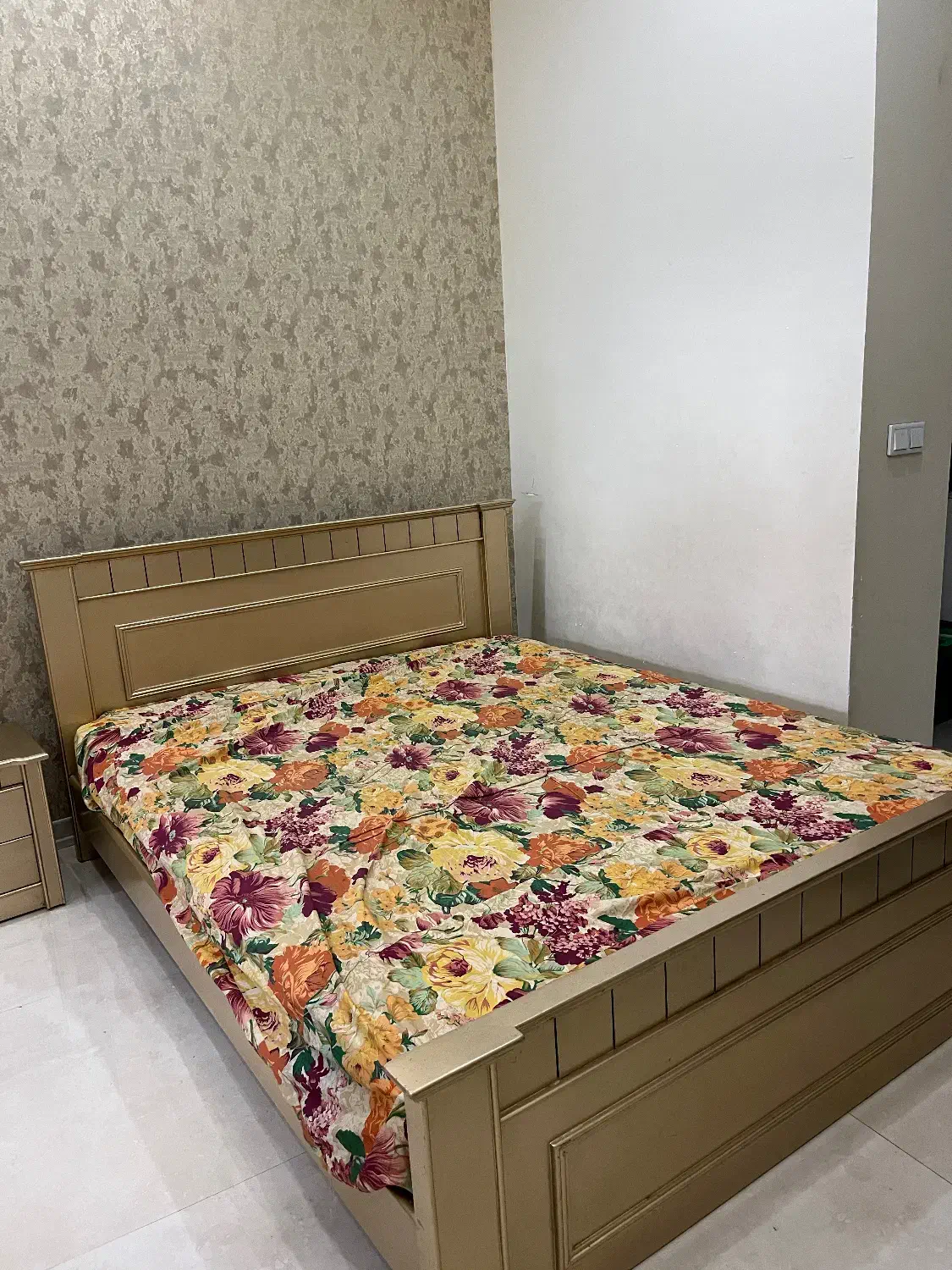 تختخواب دونفره به همراه سرویس خواب|تخت و سرویس خواب|قزوین, |دیوار