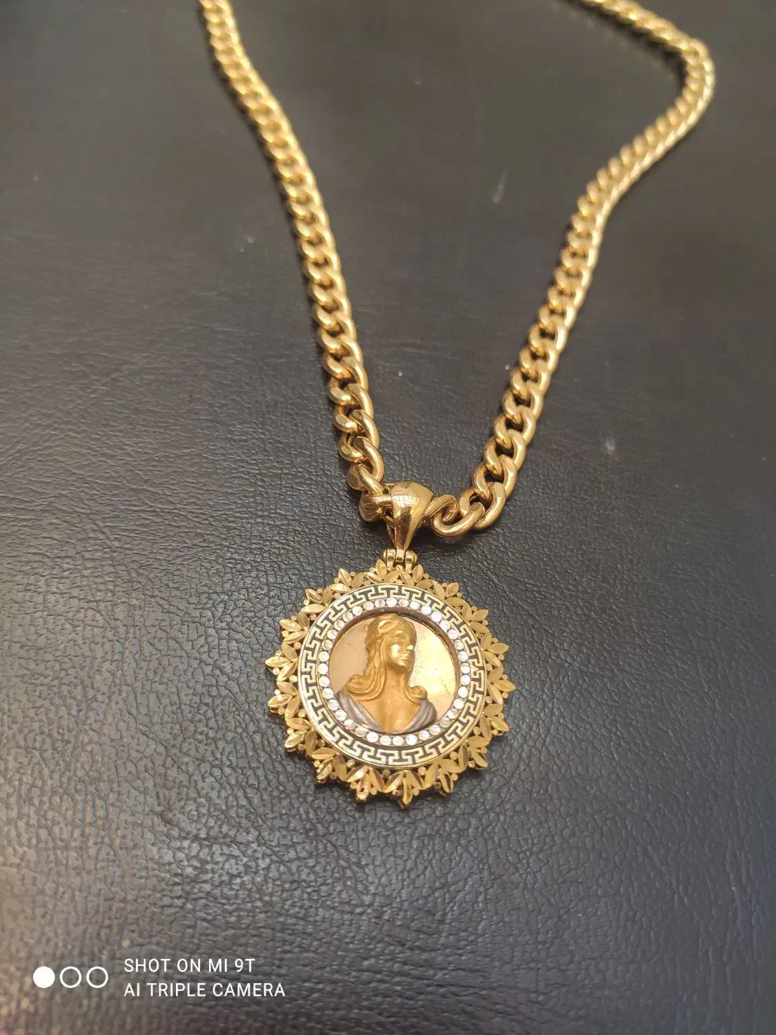 زنجیر و پلاک ورساچه|جواهرات|شوش, |دیوار