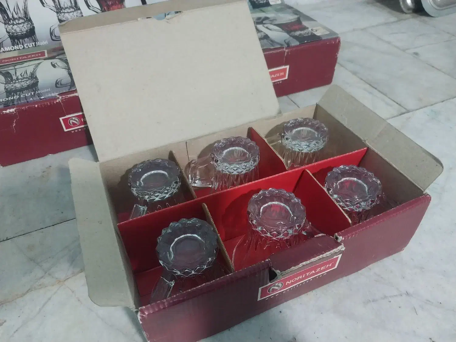 لیوان|ظروف سرو و پذیرایی|هشتگرد, هشتگرد قدیم|دیوار