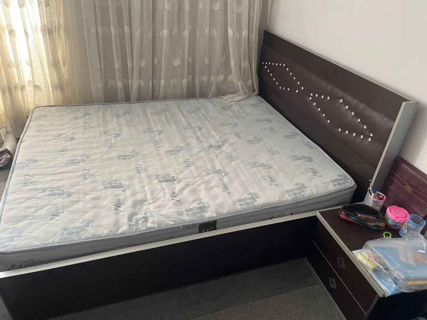 تخت خواب|تشک تختخواب|گنبد کاووس, |دیوار